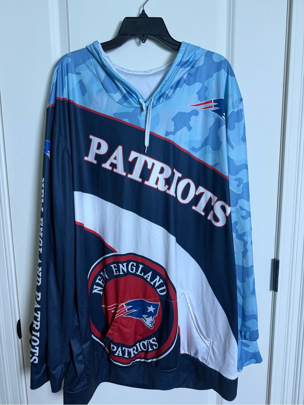 New England Patriots Men’s Blue Camo light weight Pullover Hoodie